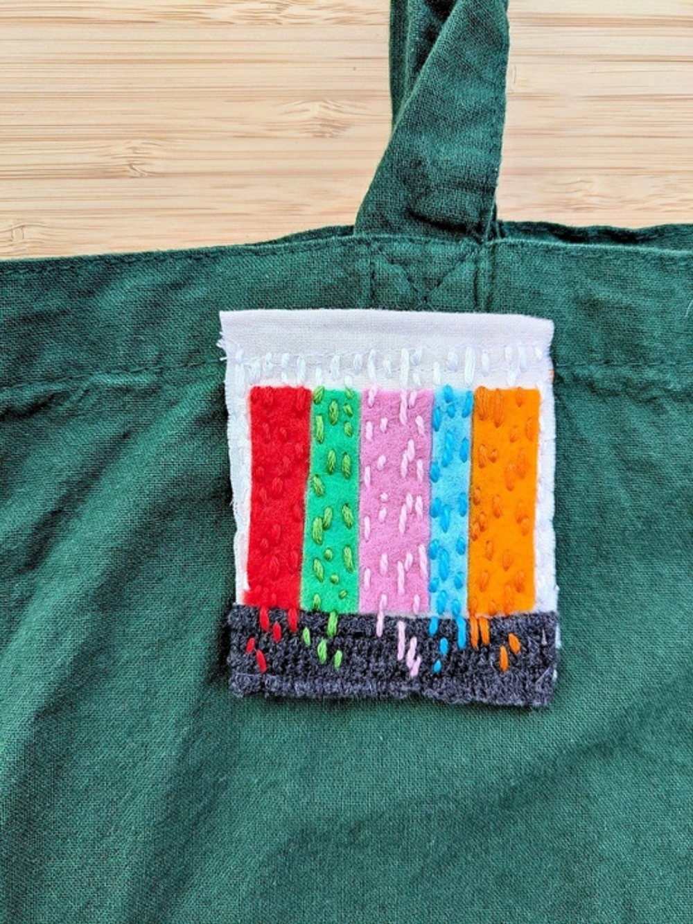 Sweet Embroidered Bookshelf Pin Patch - ACOTAR